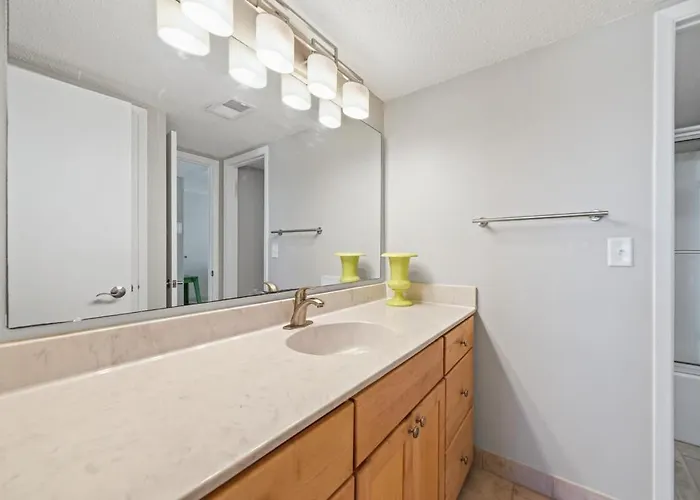 Holiday home Edgewater 82- Floor To Ceiling Glass Doors
