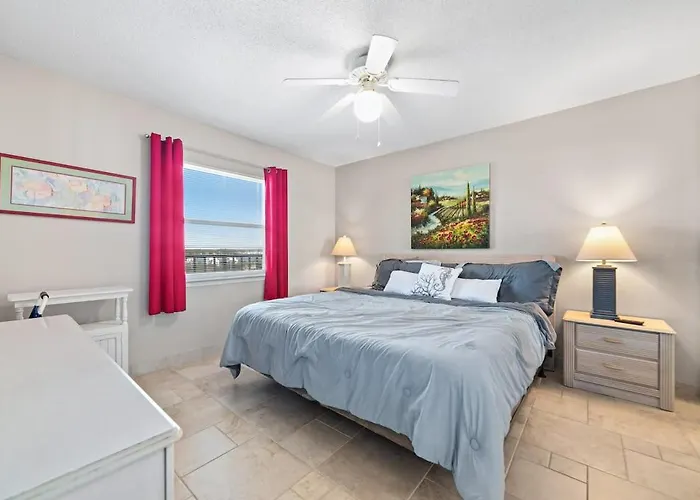 Holiday home Edgewater 82- Floor To Ceiling Glass Doors *