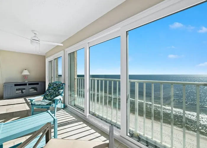 Holiday home Edgewater 82- Floor To Ceiling Glass Doors
