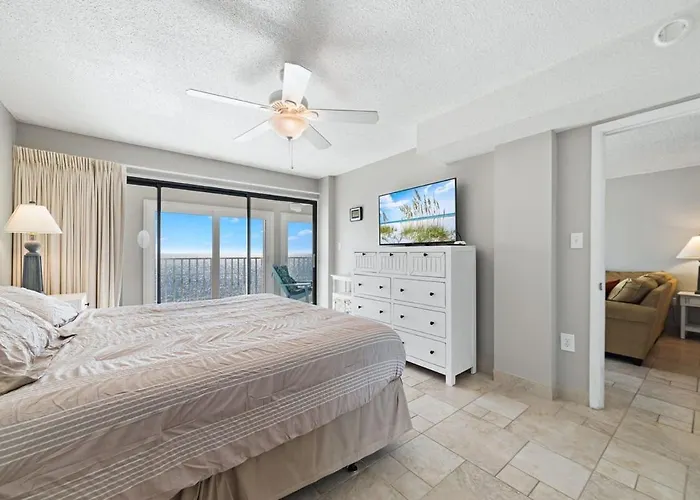 Holiday home Edgewater 82- Floor To Ceiling Glass Doors