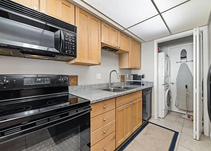 Edgewater 82- Floor To Ceiling Glass Doors Holiday home *
