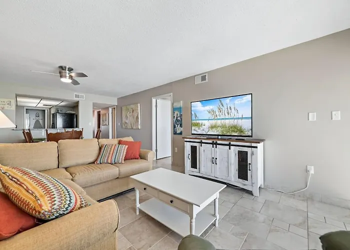 Holiday home Edgewater 82- Floor To Ceiling Glass Doors *